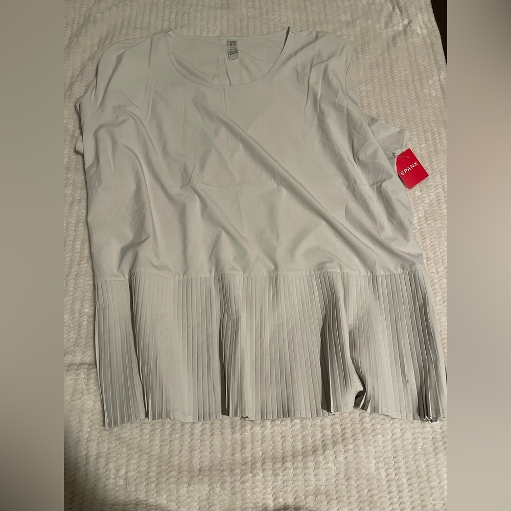 Spanx Yes Pleats Tee Size 3X Shirt Top Light Gray Pleated Lightweight